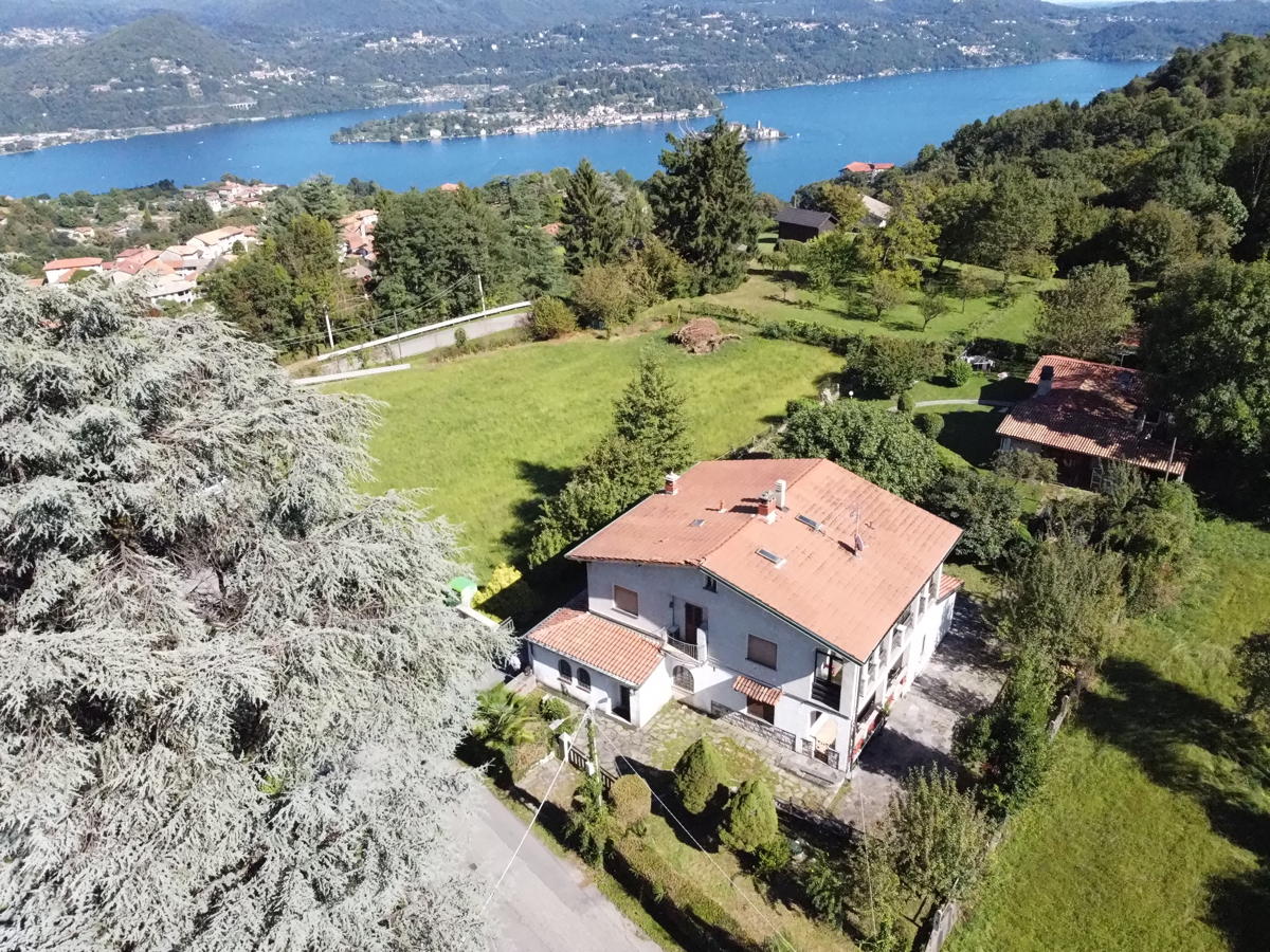 0 - Madonna del Sasso - lago d’Orta, bella villa singola di oltre 300 mq, su due piani con ASCENSORE Madonna del Sasso
